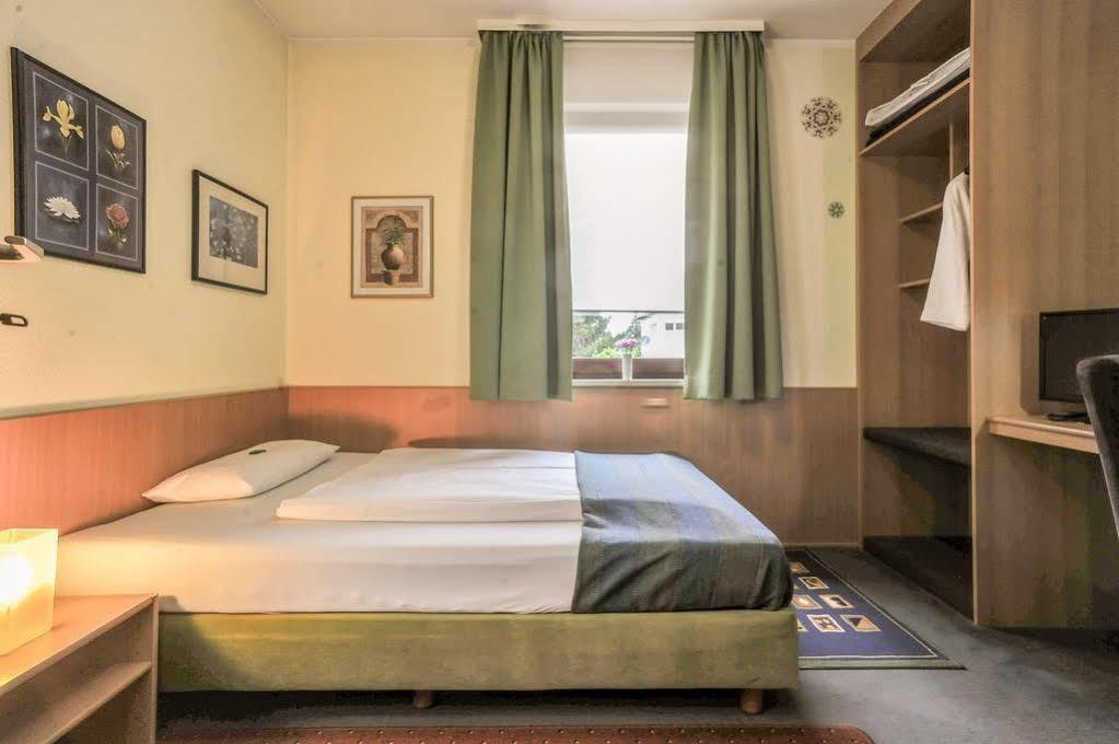 City Hotel Fellbach 24H Check-In Ngoại thất bức ảnh