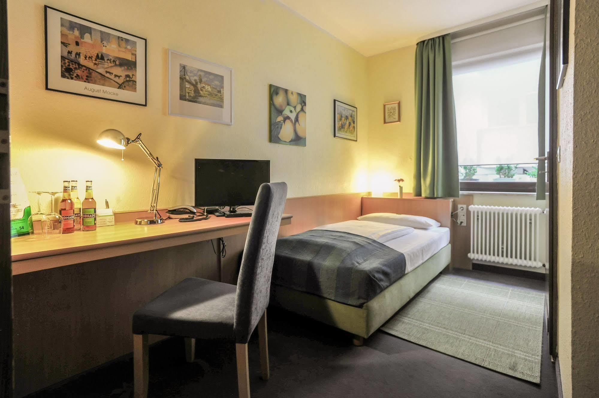 City Hotel Fellbach 24H Check-In Ngoại thất bức ảnh