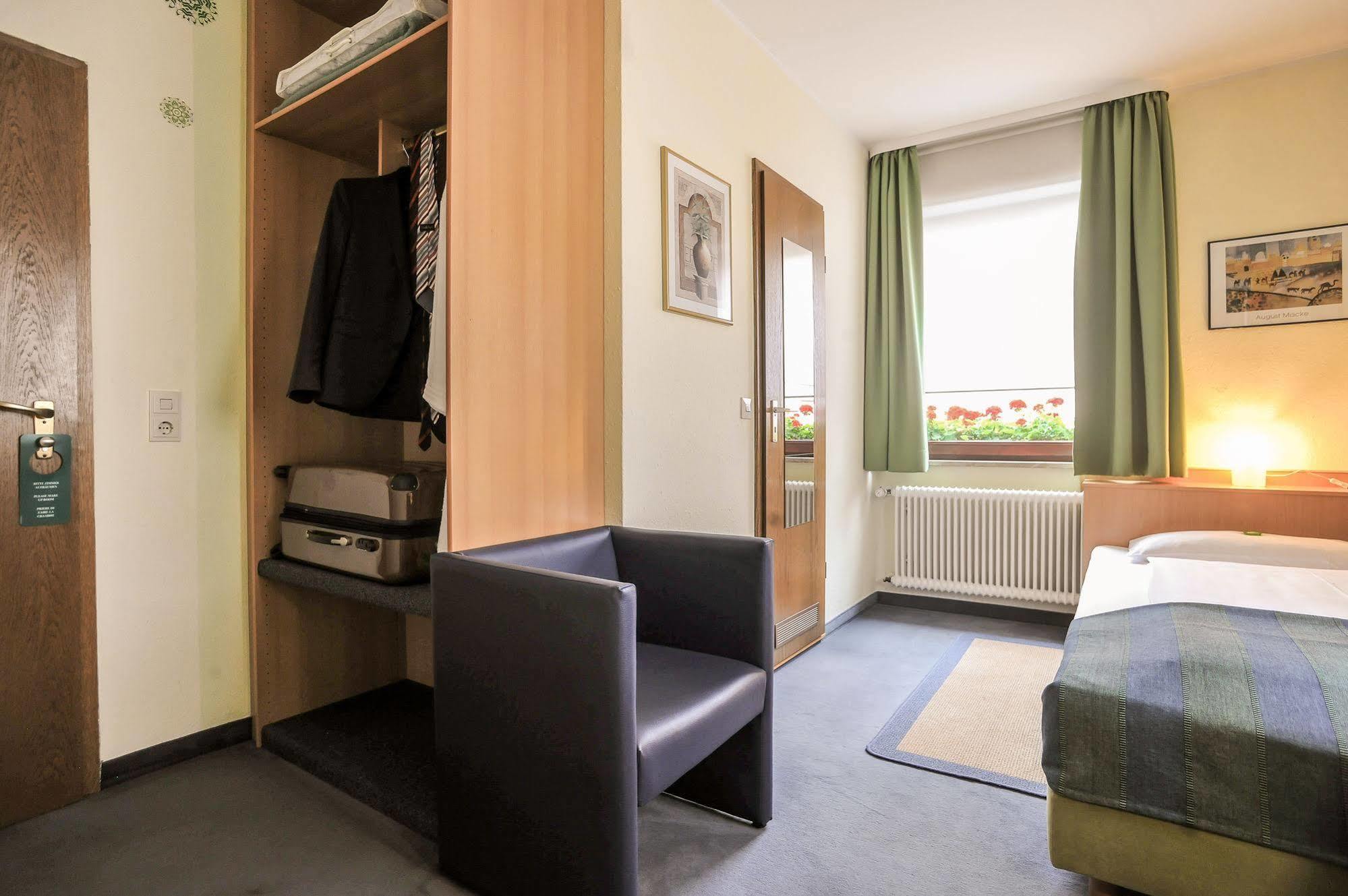 City Hotel Fellbach 24H Check-In Ngoại thất bức ảnh
