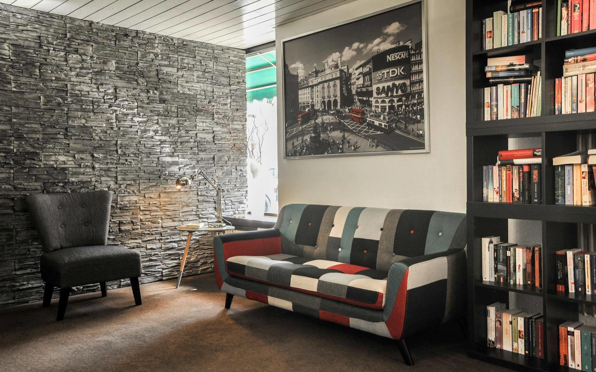 City Hotel Fellbach 24H Check-In Ngoại thất bức ảnh